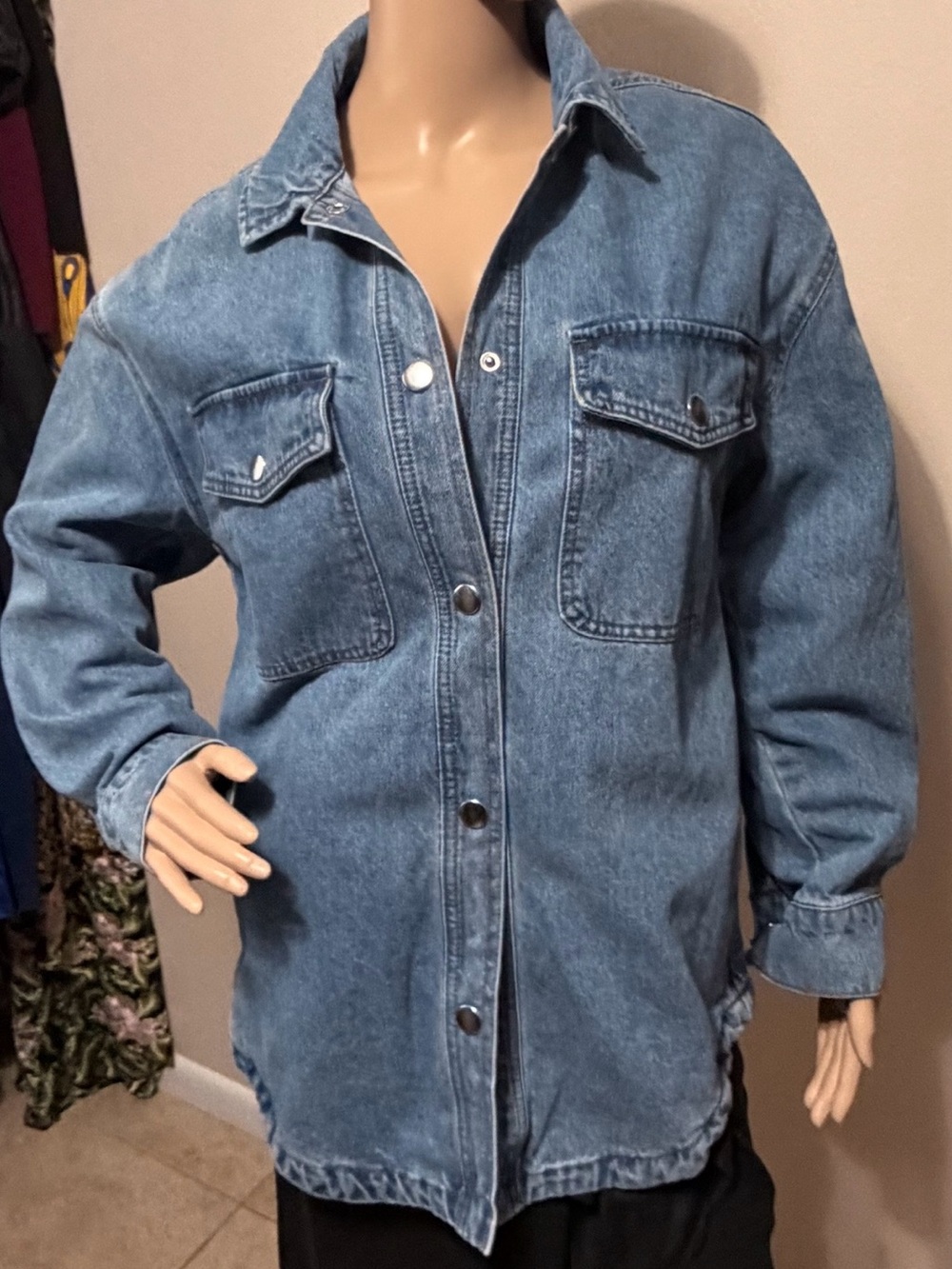 REFUGE Classic Blue Denim Blouse/Button-Front Jacket Dual Chest Pockets